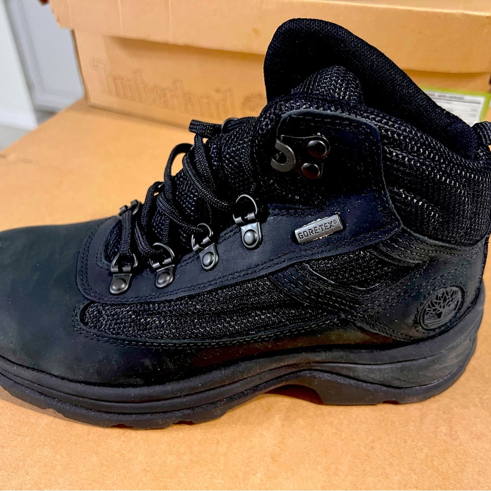 Timberland Gore-Tex Mid-Rise Boot/Sneaker Black Size 7